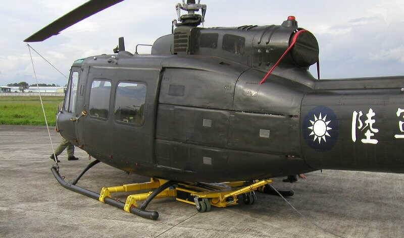 Bell Huey Helicopter - helicopters in Vietnam