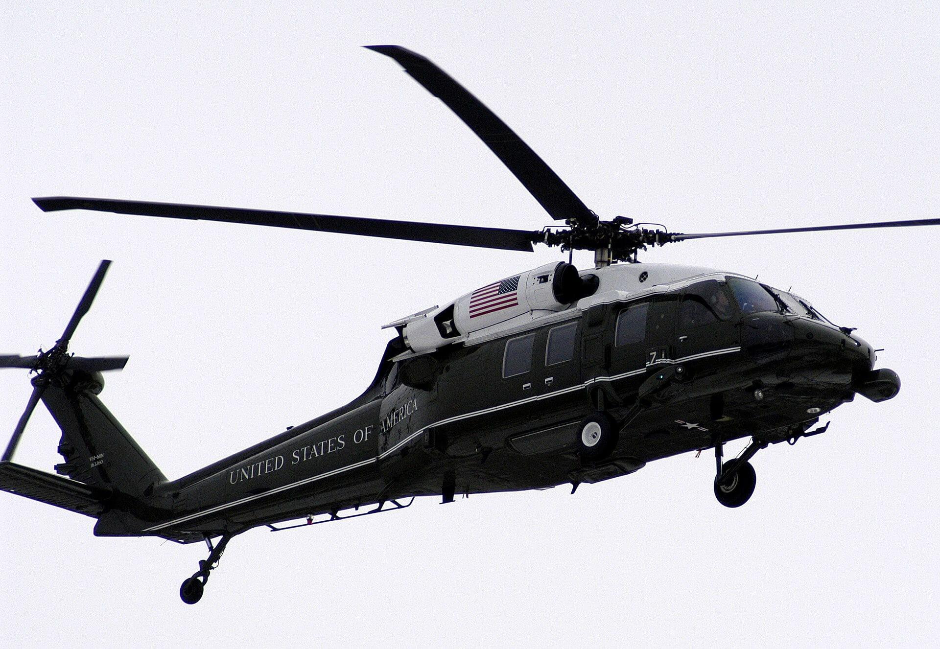The President's helicopter—A U.S. Navy Sikorsky Vh-60N White Hawk in flight.